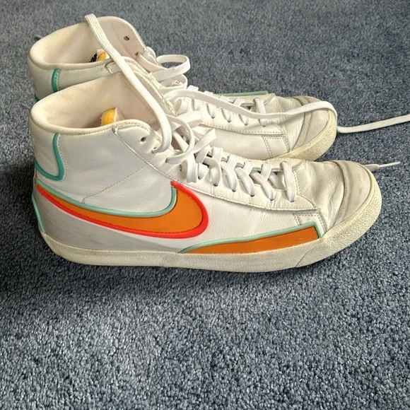 Nike Blazer Mid 77
Infinite Kumquat - orange, blue, red, and white - Picture 5 of 10